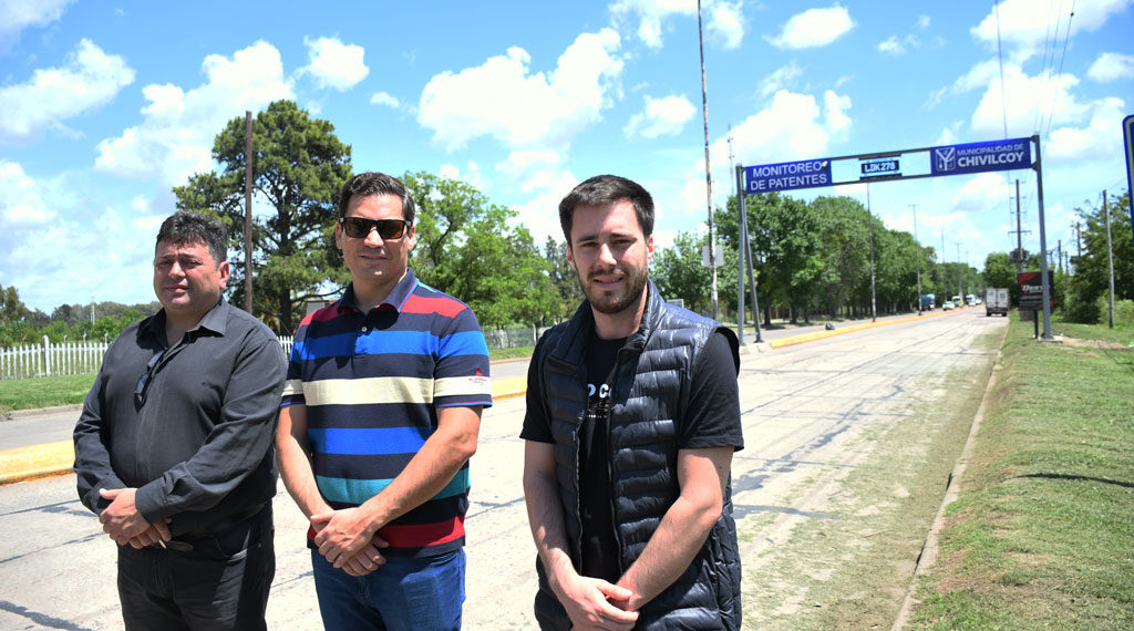 Presentaron lector inteligente de patentes sobre el acceso de Ruta 5 en Chivilcoy