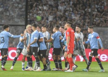 Fin del invicto: Argentina perdió con el Uruguay de Bielsa