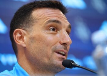 Scaloni iría al sorteo de la Copa América y su futuro al mando de la Selección podría encaminarse