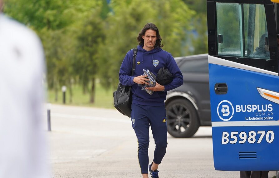 Boca viajó a Río, con sorpresas y el aliento de sus hinchas antes de la final