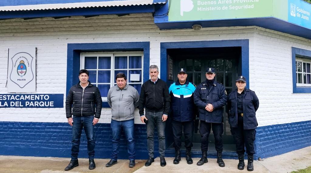Autoridades de seguridad se reunieron con policías en Villa del Parque
