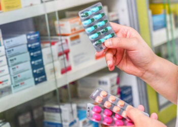 Farmacéuticos apuntan contra el DNU de Milei
