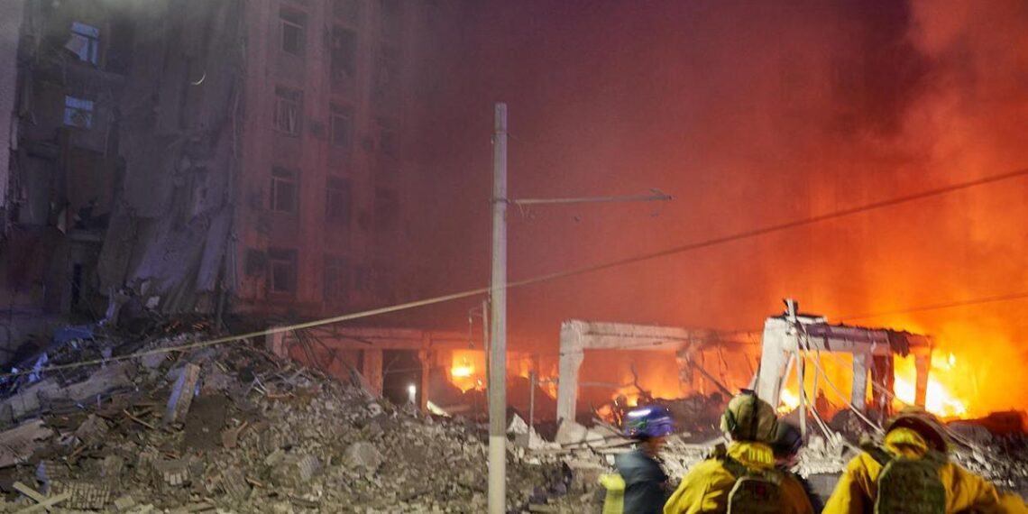 Más de 50 heridos en el peor ataque ruso a la capital de Ucrania en meses