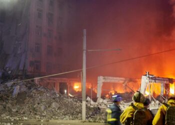 Más de 50 heridos en el peor ataque ruso a la capital de Ucrania en meses