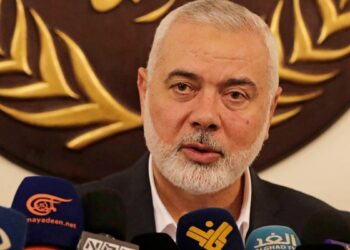 El líder de Hamas llegó a Egipto para iniciar  conversaciones sobre un alto el fuego con Israel