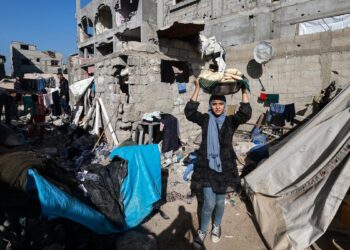 Israel lanzó más ataques en Gaza y  recibe a un enviado de Estados Unidos