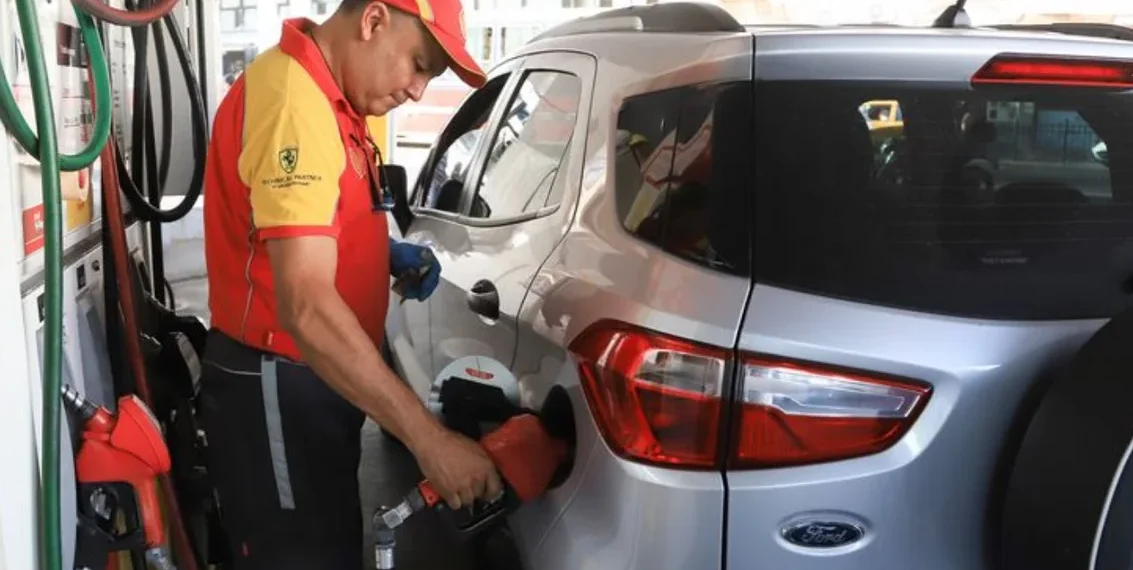 Fuerte ajuste en combustibles:  Shell aplicó un aumento del 15%
