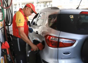 Fuerte ajuste en combustibles:  Shell aplicó un aumento del 15%