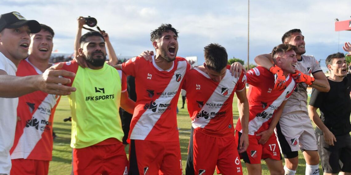 Deportivo Maipú y Deportivo Riestra definen el segundo ascenso a la Liga Profesional