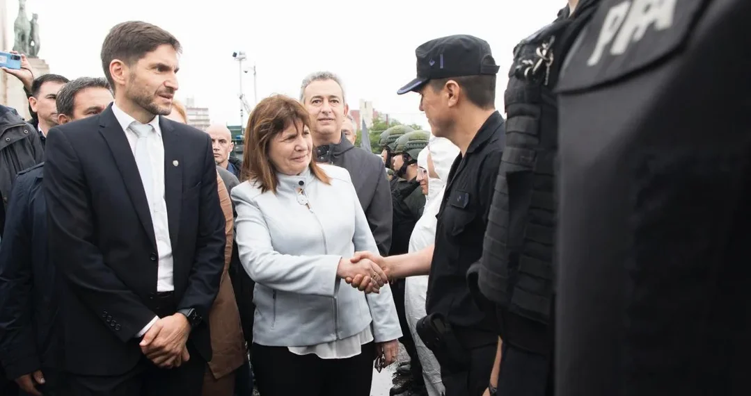 En Rosario y con Pullaro, Bullrich presentó el Plan Bandera
