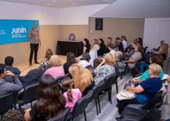 Vecinos recibieron sus certificados por asistir a los cursos de los nodos tecnológicos