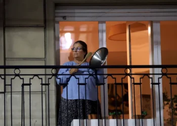 La cadena nacional y el DNU del Presidente, a 10 días de asumir, activó el cacerolazo