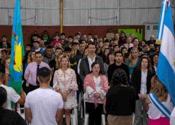 En un emotivo acto, el Municipio acompañó a los egresados del CENS N° 451