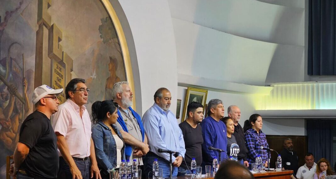 La CGT y organizaciones sociales le advierten a Javier Milei con “salir a la calle”