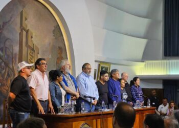 La CGT y organizaciones sociales le advierten a Javier Milei con “salir a la calle”