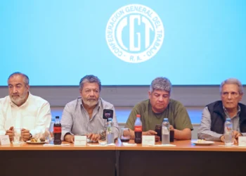 La CGT se moviliza a Tribunales por el DNU de Milei