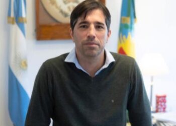 Flexas reclamó autonomía municipal en su asunción