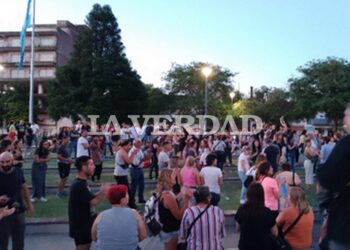 Movilización en Junín en contra del DNU presidencial