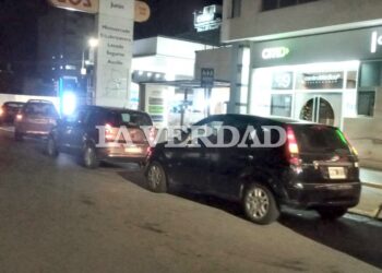 Los combustibles suben 37% y en Junín se formaron largas filas para cargar