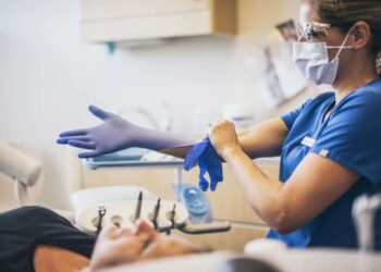 Odontólogos bonaerenses realizan medidas de fuerza ante la falta de pago de IOMA