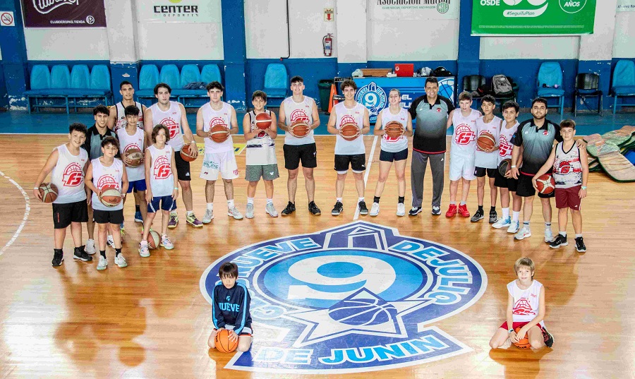 Se realizó una clínica de básquet en el Club 9 de Julio