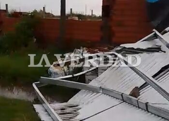 Voladura de techo en el barrio San Carlos Norte