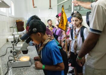 Boy Scouts de Lanús recorrieron el Acuario Municipal