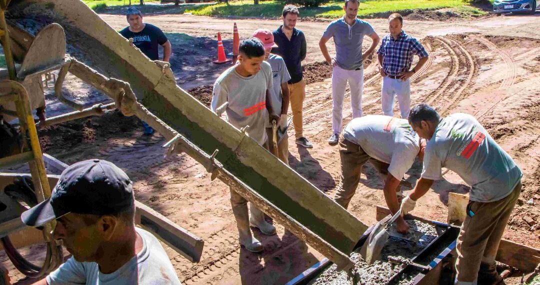 Avanzan las obras de cordón cuneta en el barrio Capilla Loreto