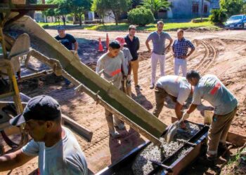 Avanzan las obras de cordón cuneta en el barrio Capilla Loreto