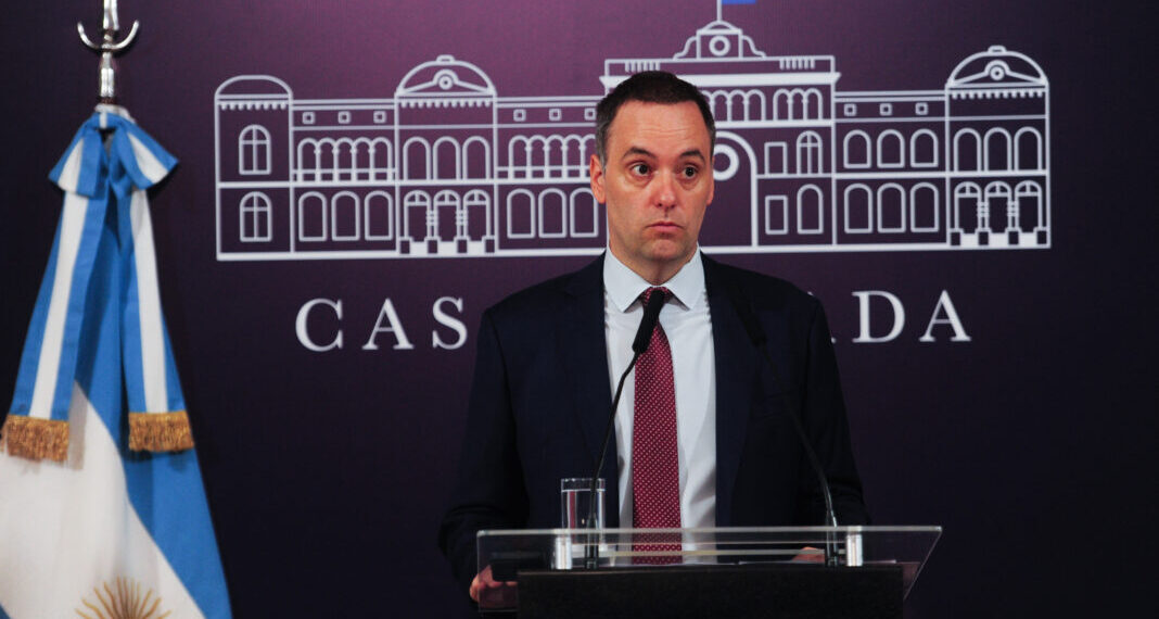 El Gobierno confirmó que descontará el día a los estatales nacionales que paren