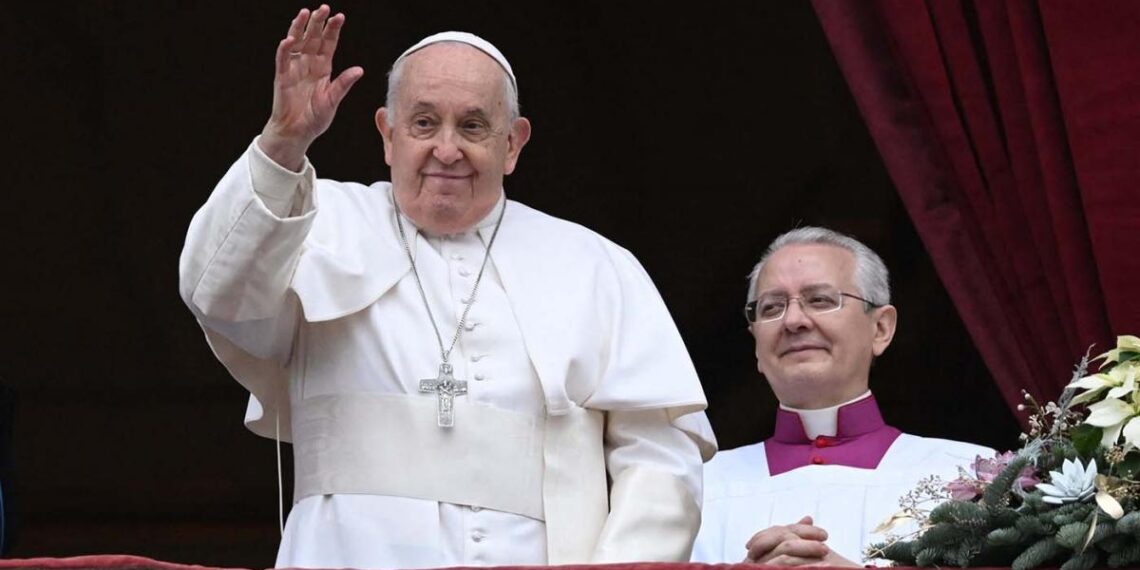 Petro le propuso al Papa hacer «una ronda» de negociaciones con la guerrilla ELN en el Vaticano