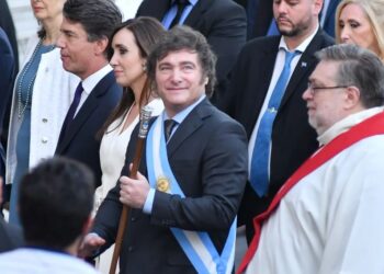 Milei viaja a Davos en su primera salida del país