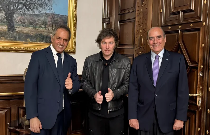 Scioli, de posible precandidato presidencial del peronismo a funcionario de Milei