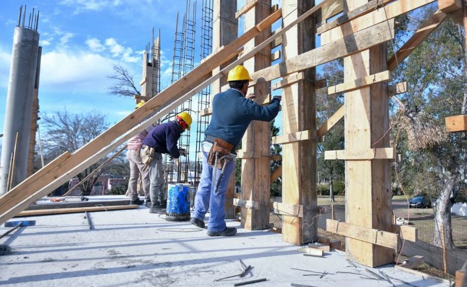 Paritarias mensuales o bimestrales y revisión retroactiva: las estrategias de los gremios