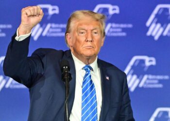 Trump inicia como favorito la interna electoral republicana