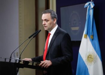 Adorni: “Va a llevar un tiempo salir de esta encerrona inflacionaria”