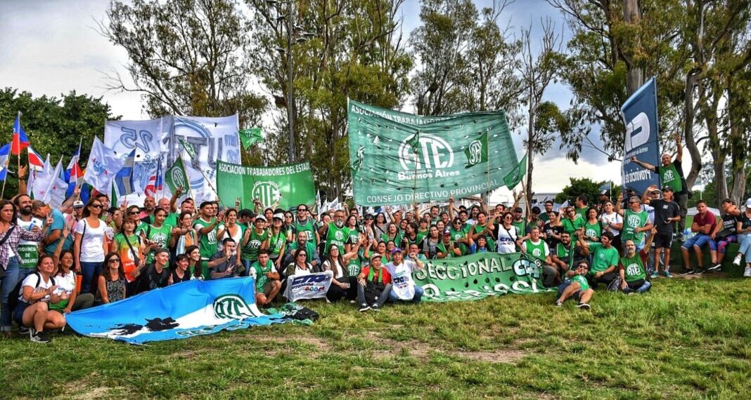 Paritarias: la Provincia convocó a docentes y estatales para rediscutir salarios