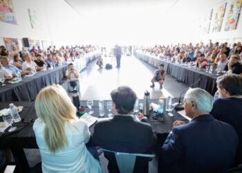 Kicillof, sobre el ajuste: “iban contra la casta pero están pagando los panaderos”