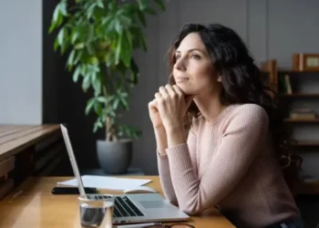 Los incomparables beneficios que tiene para el cerebro ordenar la casa y la oficina