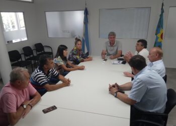 Ciclistas profesionales, habilitados a entrenar por Circunvalación y el camino al PNLG