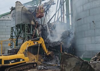 Arduo trabajo de Bomberos Junín en Laplacette
