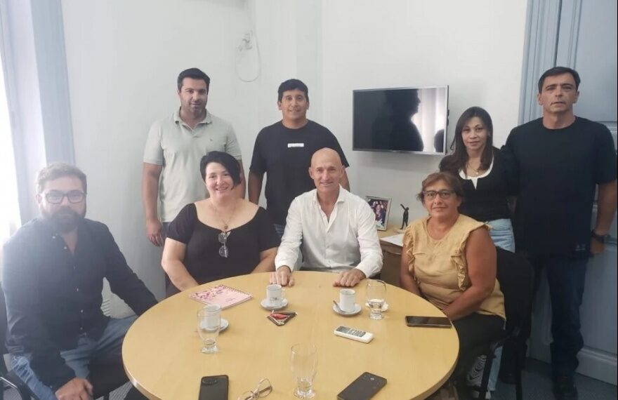 ATE acordó aumentos para municipales  de General Pinto y Leandro N. Alem