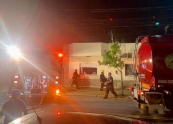 Se incendió una comisaría y una detenida fue internada en estado grave