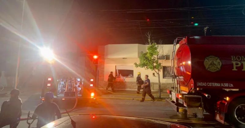 Se incendió una comisaría y una detenida fue internada en estado grave