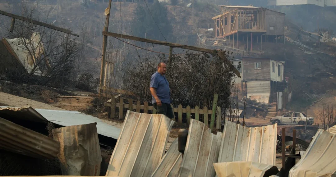 Incendios forestales en Chile: suben a 64 los fallecidos