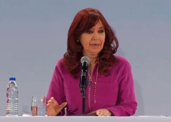CFK criticó el gobierno de Milei y  advirtió sobre la idea de dolarización