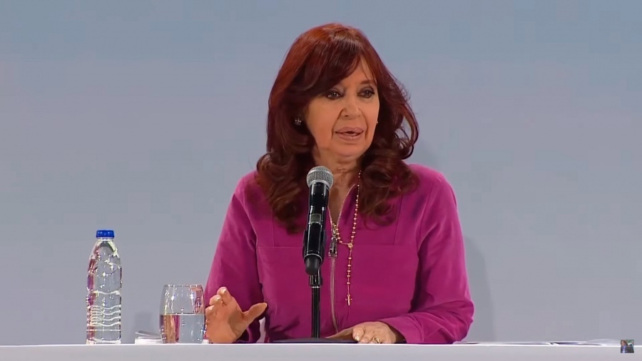 CFK criticó el gobierno de Milei y advirtió sobre la idea de dolarización