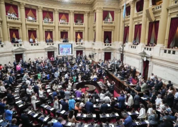 Diputados continúa con la sesión pero siguen trabadas las negociaciones