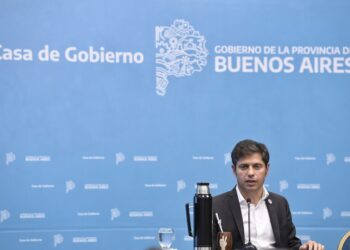 Kicillof: “El Gobierno no tiene como  función fundir a las provincias, sino apoyarlas”