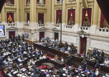 Tras un cuarto intermedio, continúa el tratamiento de la ley «Bases»